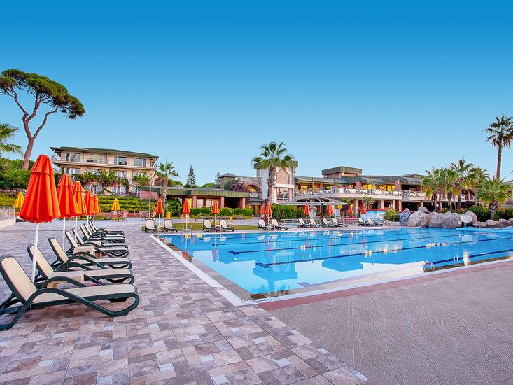 8 daagse vliegvakantie naar Pine Beach Belek in belek, turkije